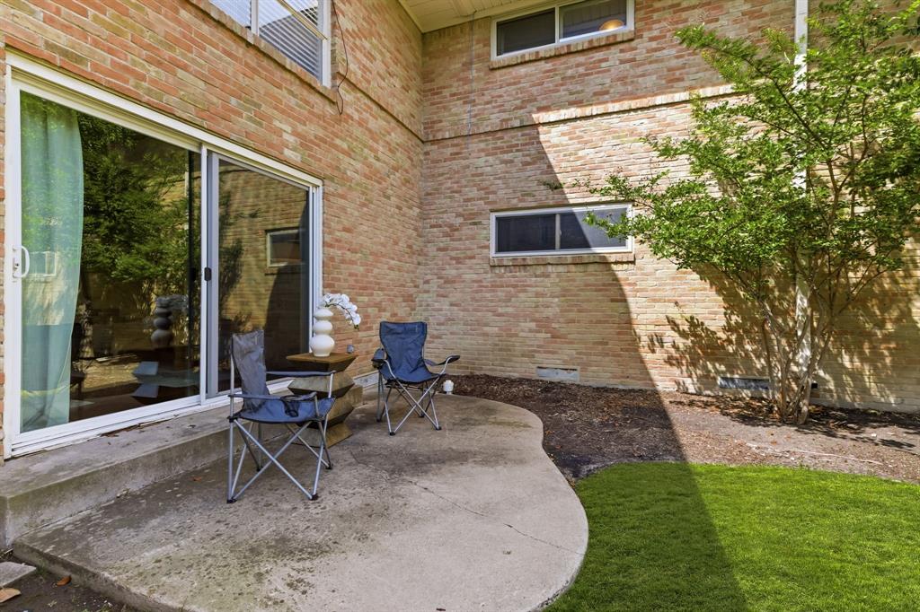 Prestwick Manor Condominiums - Residential