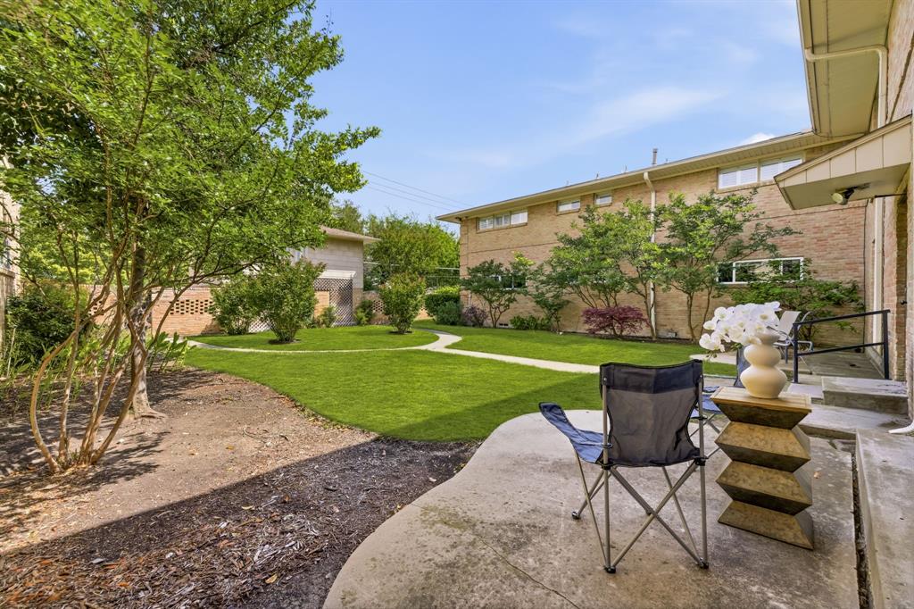 Prestwick Manor Condominiums - Residential