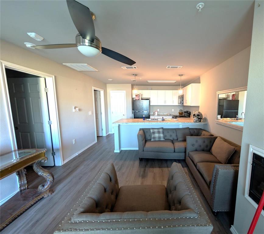 6108 Abrams Road 202