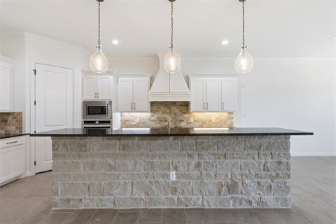 Photo of 1473 Highland Park Circle, Granbury, TX 76048 (MLS # 21420626)