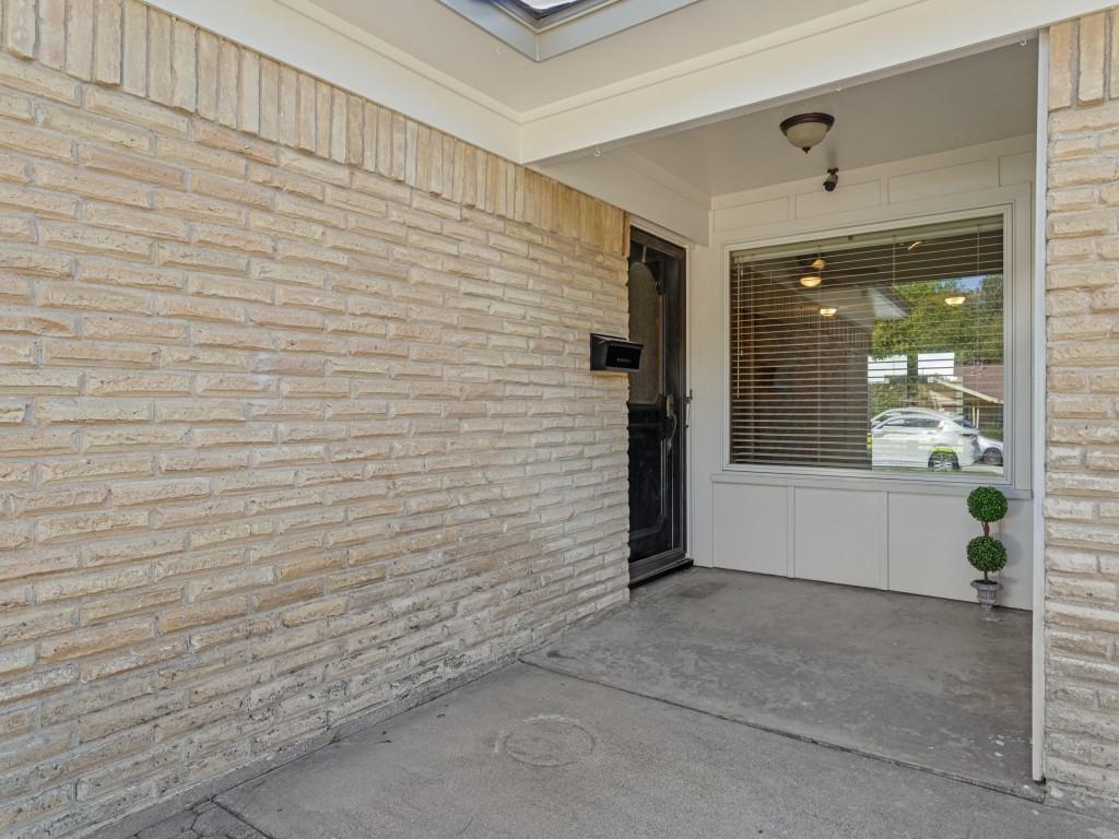 2912 Linden Lea