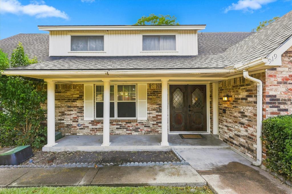 Photo of 919 Green Hills Road, Duncanville, TX 75137 (MLS # 21382953)