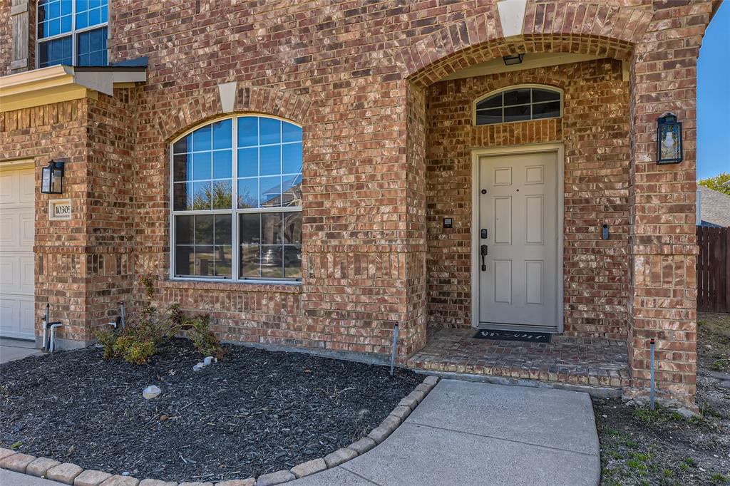 10305 Stoneside Trail