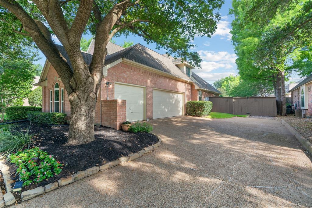 210 Highland Oaks Circle