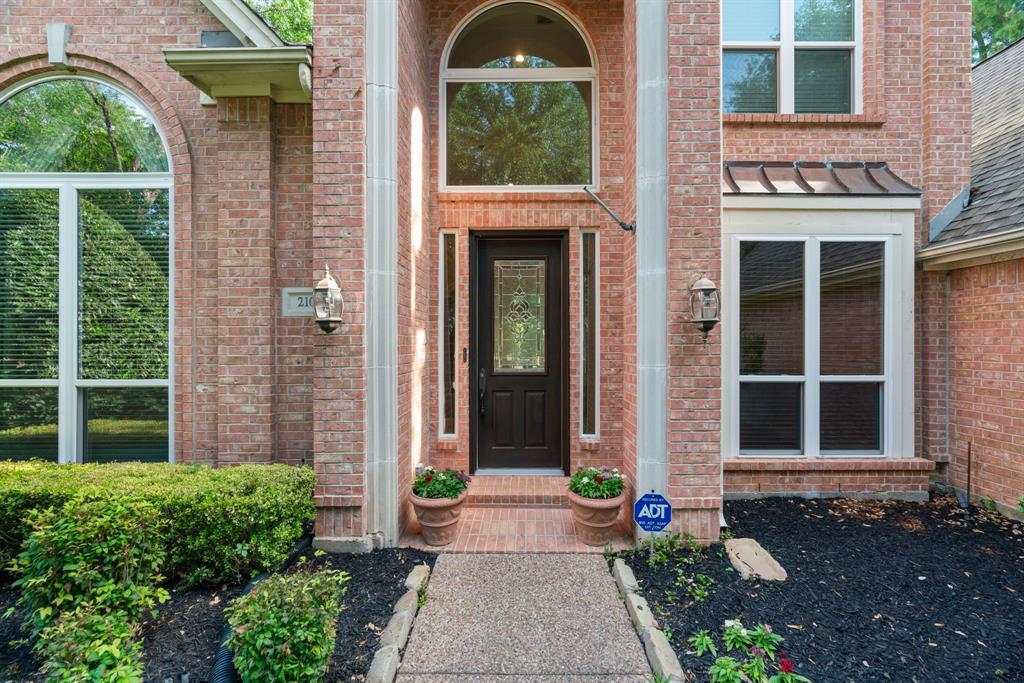 210 Highland Oaks Circle