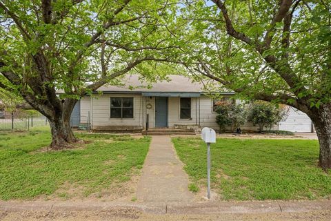 1313 Lipan Highway Granbury TX 76048