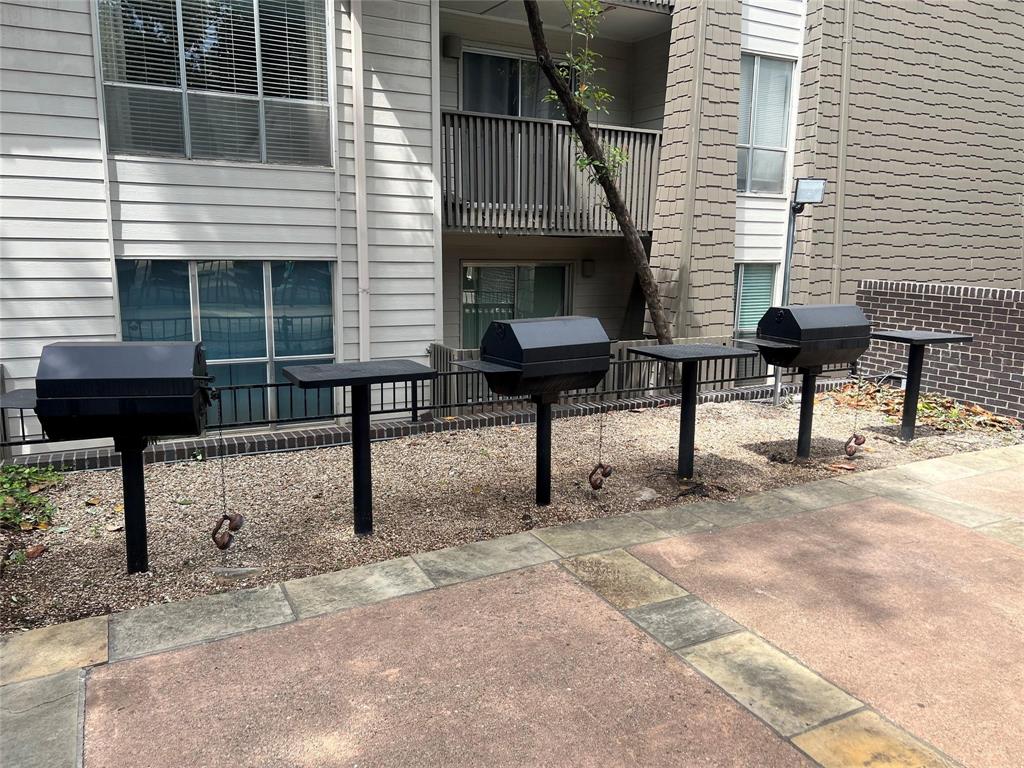 4859 Cedar Springs Road 150