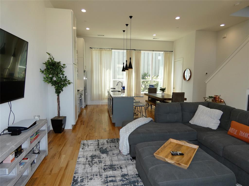 2317 Moser Condo - Residential Lease