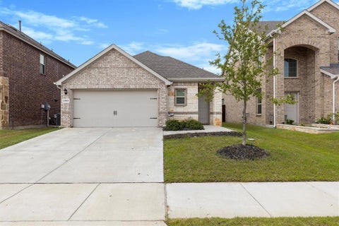 Photo of 3916 Oak Creek Circle, Denison, TX 75020 (MLS # 21311432)