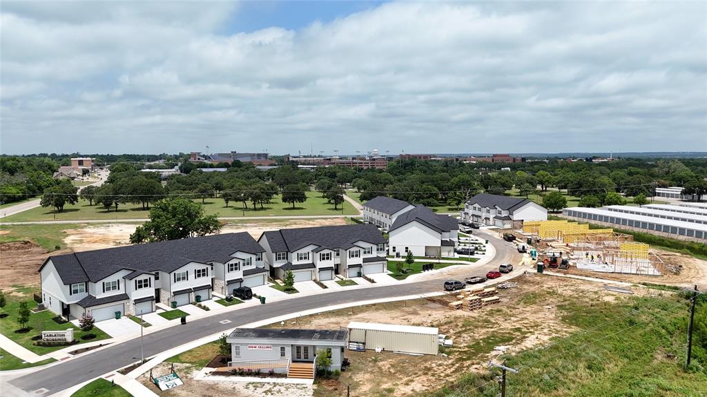 TARLETON CROSSINGS - Commercial Sale