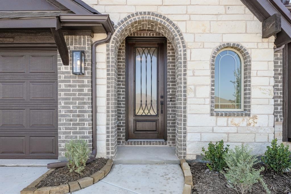 806 Alder Drive