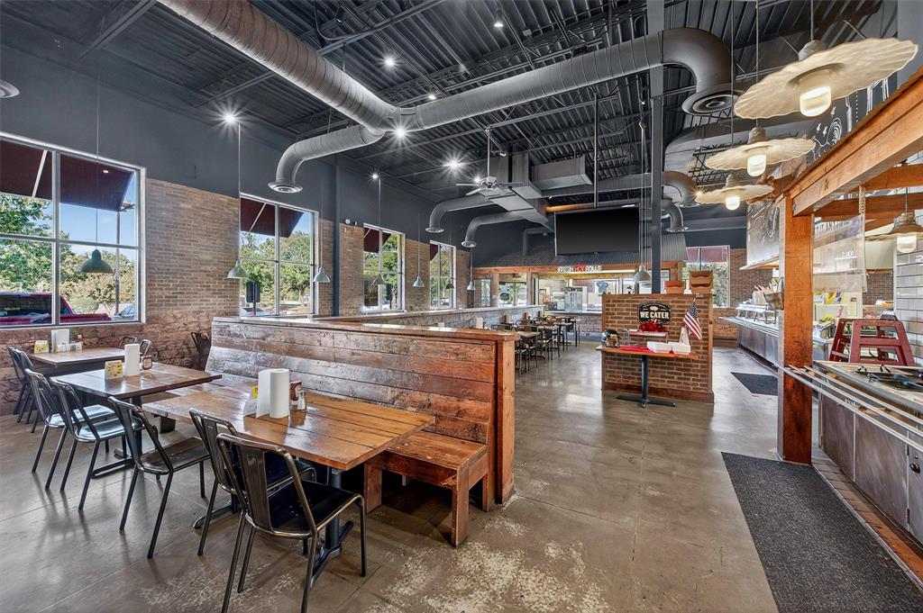 DICKEYS BLK 1 LT - Commercial Sale