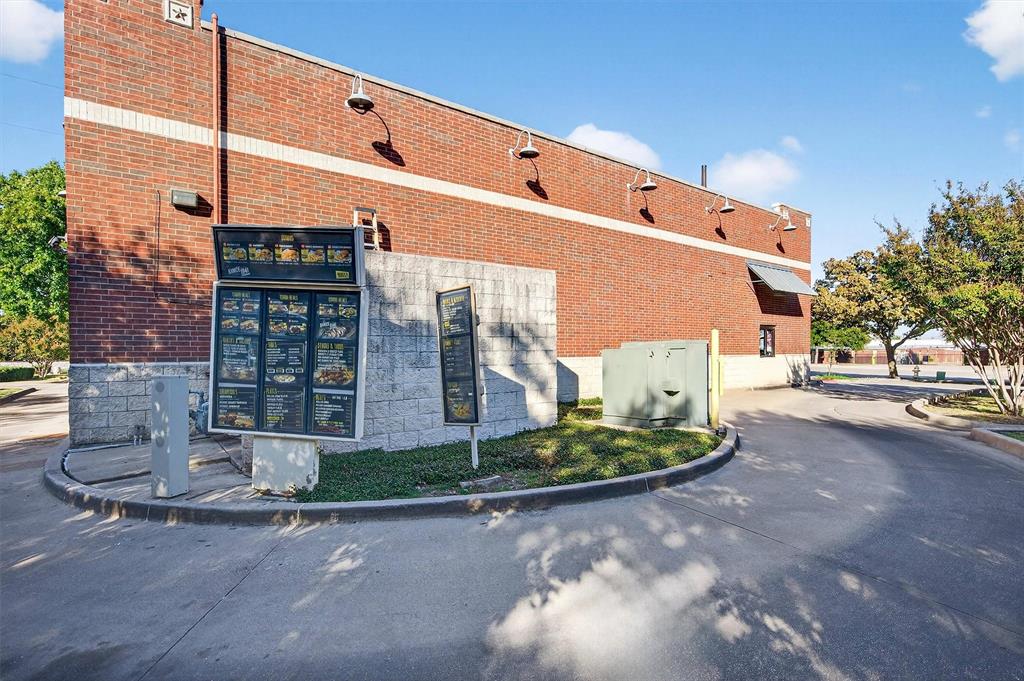 DICKEYS BLK 1 LT - Commercial Sale