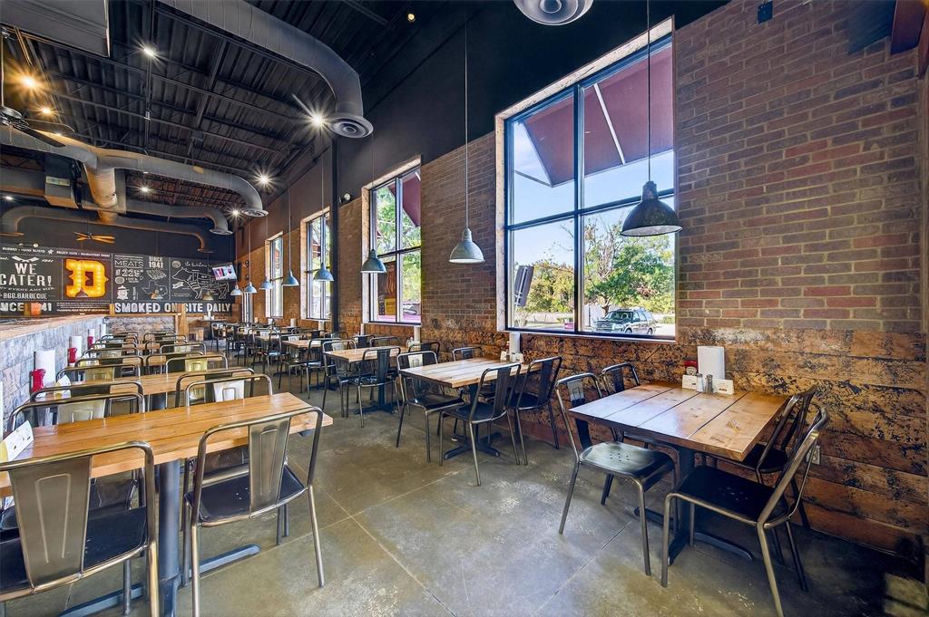 DICKEYS BLK 1 LT - Commercial Sale