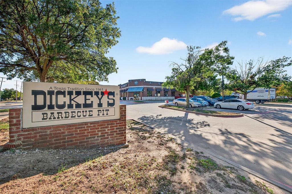 DICKEYS BLK 1 LT - Commercial Sale