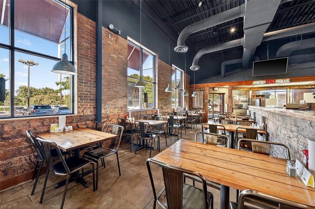 DICKEYS BLK 1 LT - Commercial Sale