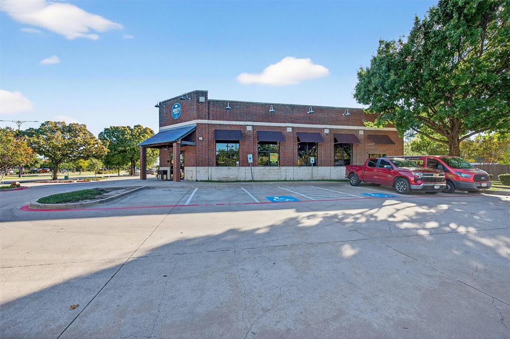 DICKEYS BLK 1 LT - Commercial Sale