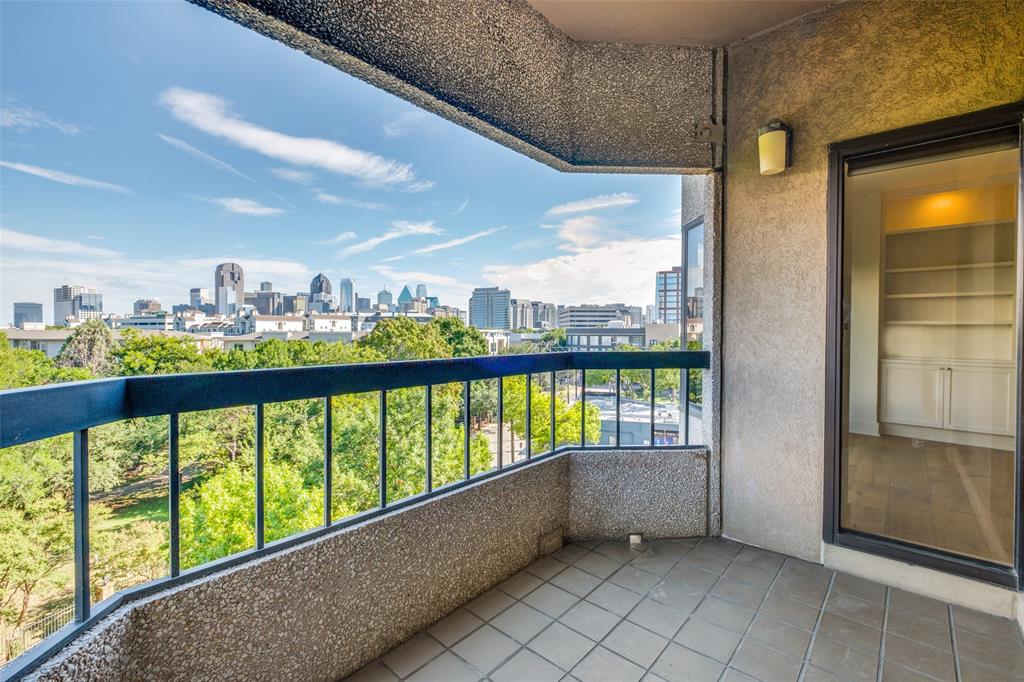 Latour Condo - Residential