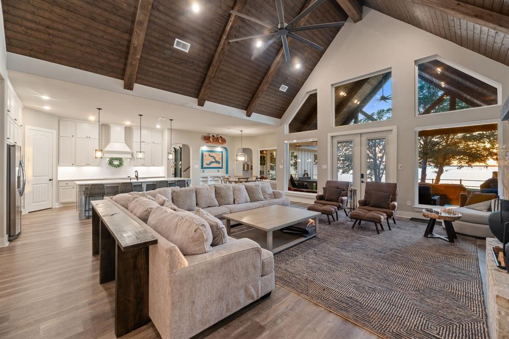 Streetman, Texas, 75859, United States, 6 Bedrooms Bedrooms, ,7 BathroomsBathrooms,Residential,Active,2052141