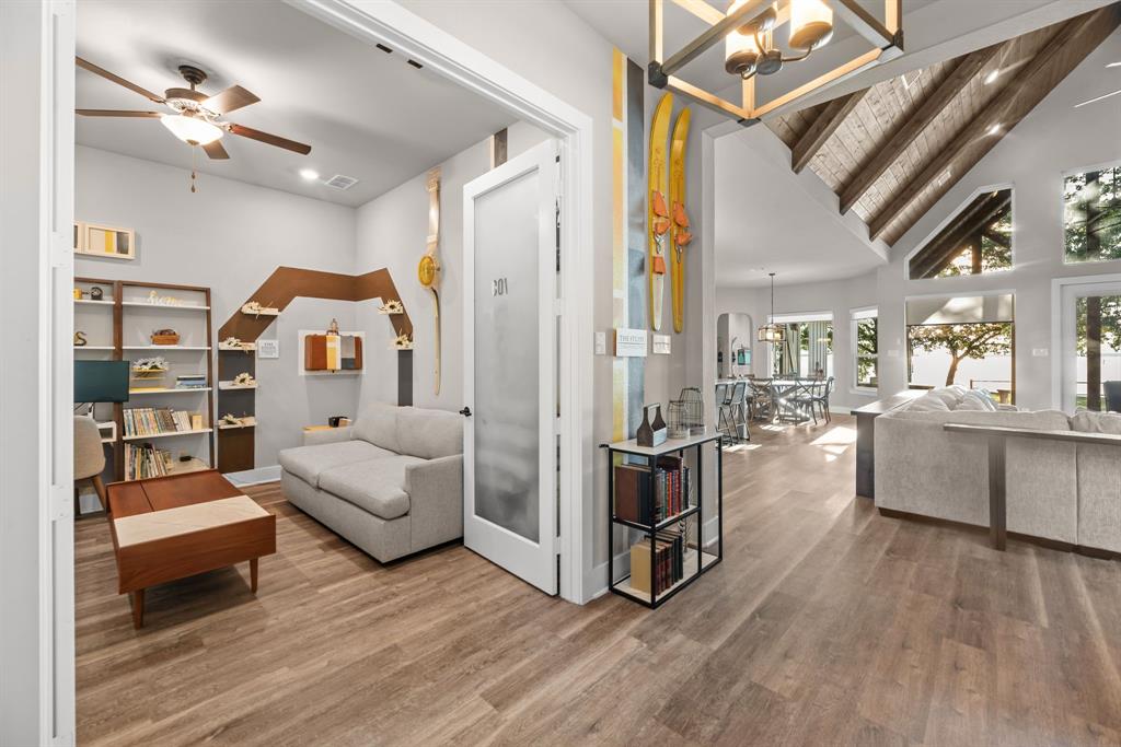 Streetman, Texas, 75859, United States, 6 Bedrooms Bedrooms, ,7 BathroomsBathrooms,Residential,Active,2052141