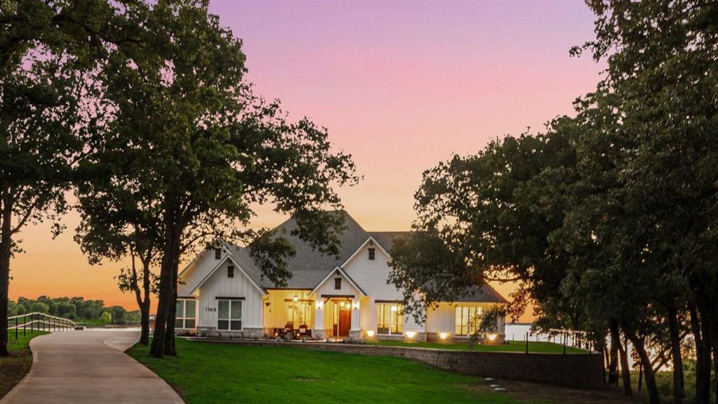 Streetman, Texas, 75859, United States, 6 Bedrooms Bedrooms, ,7 BathroomsBathrooms,Residential,Active,2052141