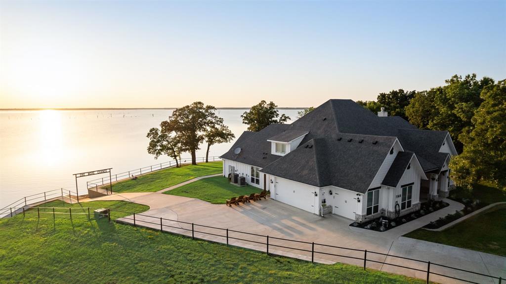 Streetman, Texas, 75859, United States, 6 Bedrooms Bedrooms, ,7 BathroomsBathrooms,Residential,Active,2052141