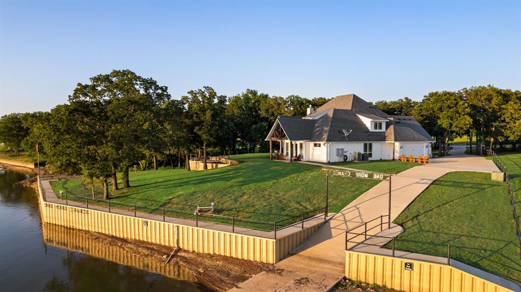 Streetman, Texas, 75859, United States, 6 Bedrooms Bedrooms, ,7 BathroomsBathrooms,Residential,Active,2052141