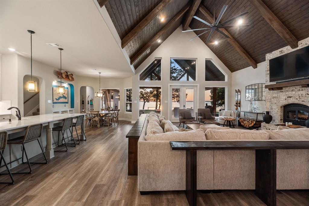 Streetman, Texas, 75859, United States, 6 Bedrooms Bedrooms, ,7 BathroomsBathrooms,Residential,Active,2052141