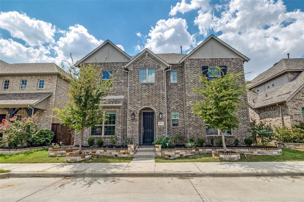 12679 Royal Oaks Lane