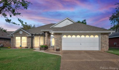 2212 Middle Creek Boulevard Bossier City LA 71111