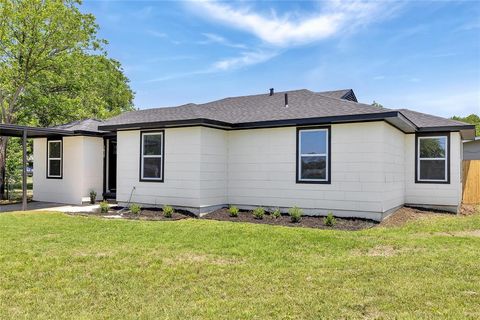 A home in Mineral Wells