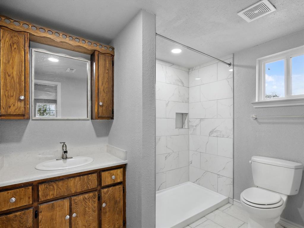 Lindsey - Residential