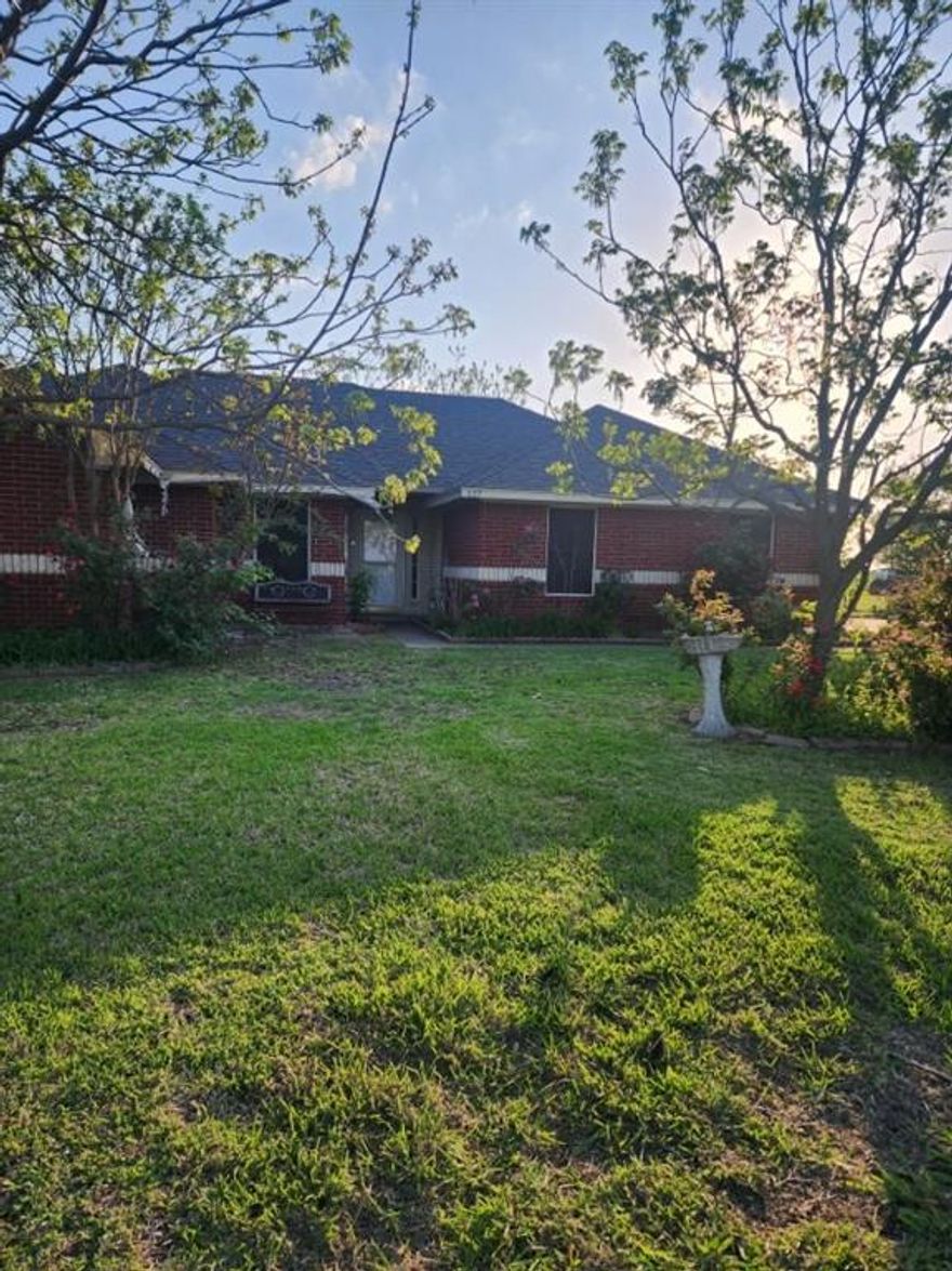 4-bedroom, 2-bath brick home is nestled on a quiet cul-de-sac street, offering the perfect balance of comfort, convenience, and countryside charm. Situated on a spacious half acre lot, this residence provides plenty of room to relax, entertain, and enjoy a quieter way of lif all while being just minutes from shopping, dining, and local amenities. Listing agent is related to the landlord.