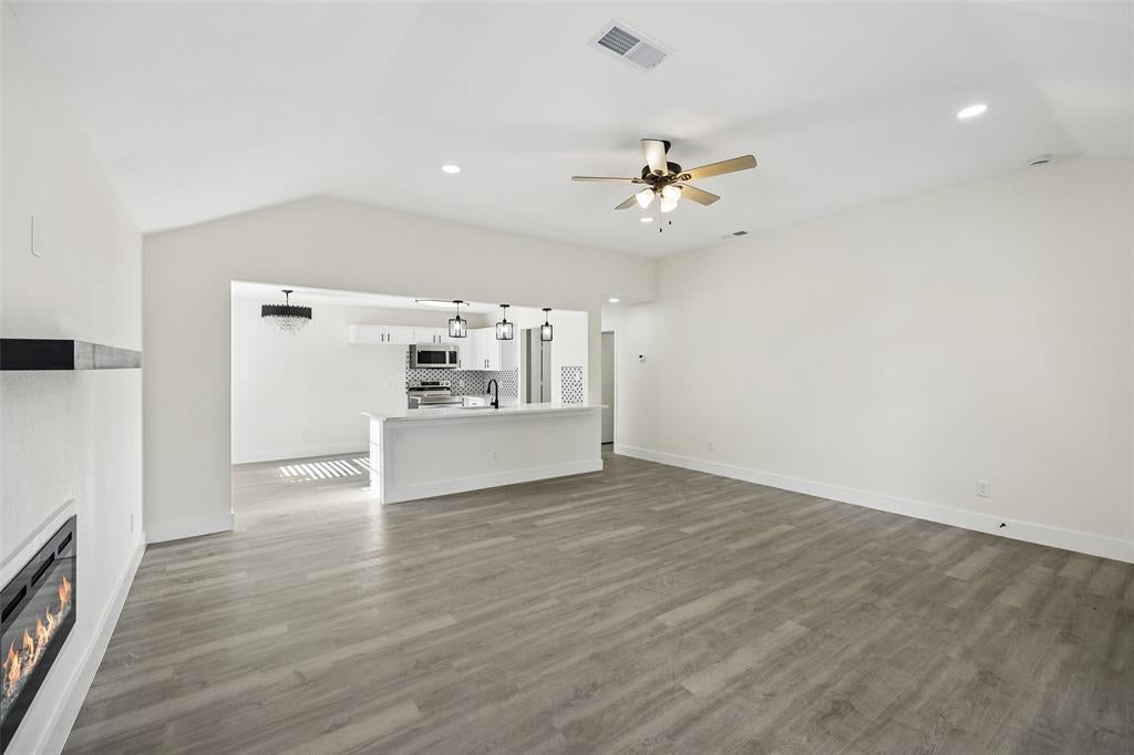 617 Forest Oaks Drive
