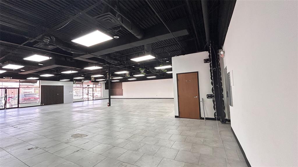 Sam Moon Center - Commercial Lease