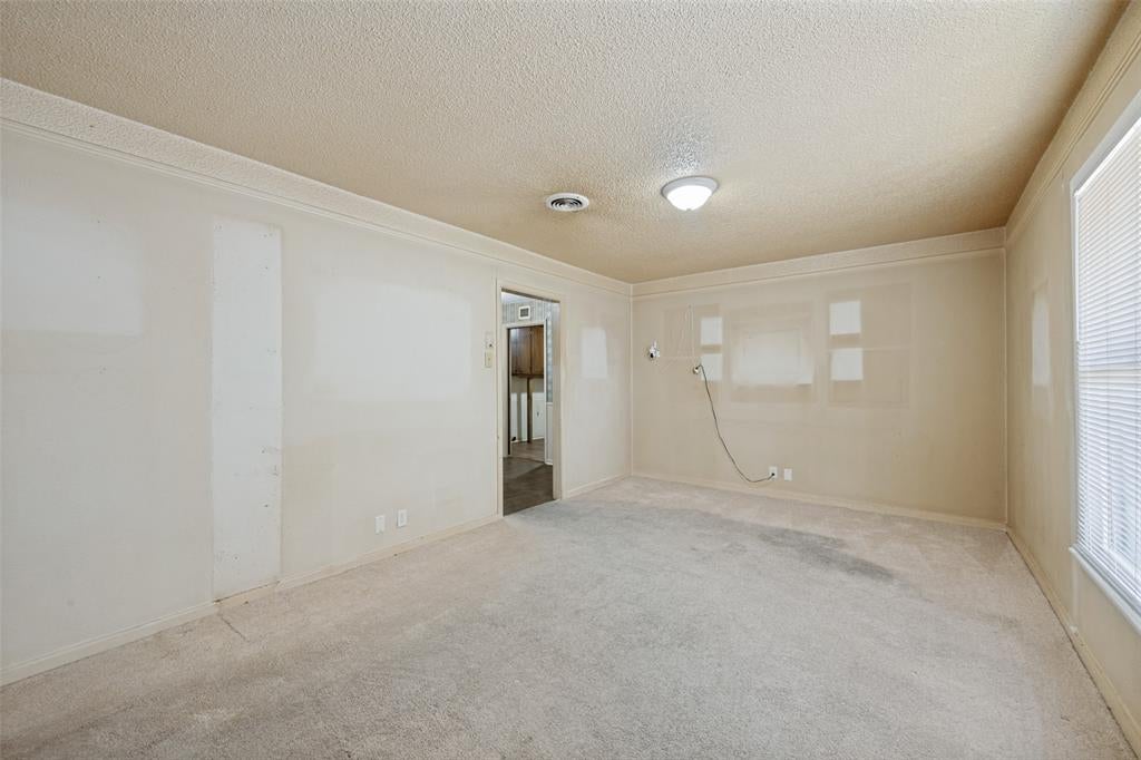 825 Glenda Drive