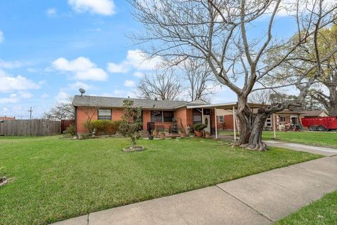 Photo of 106 W Vista Drive, Garland, TX 75041 (MLS # 21195364)