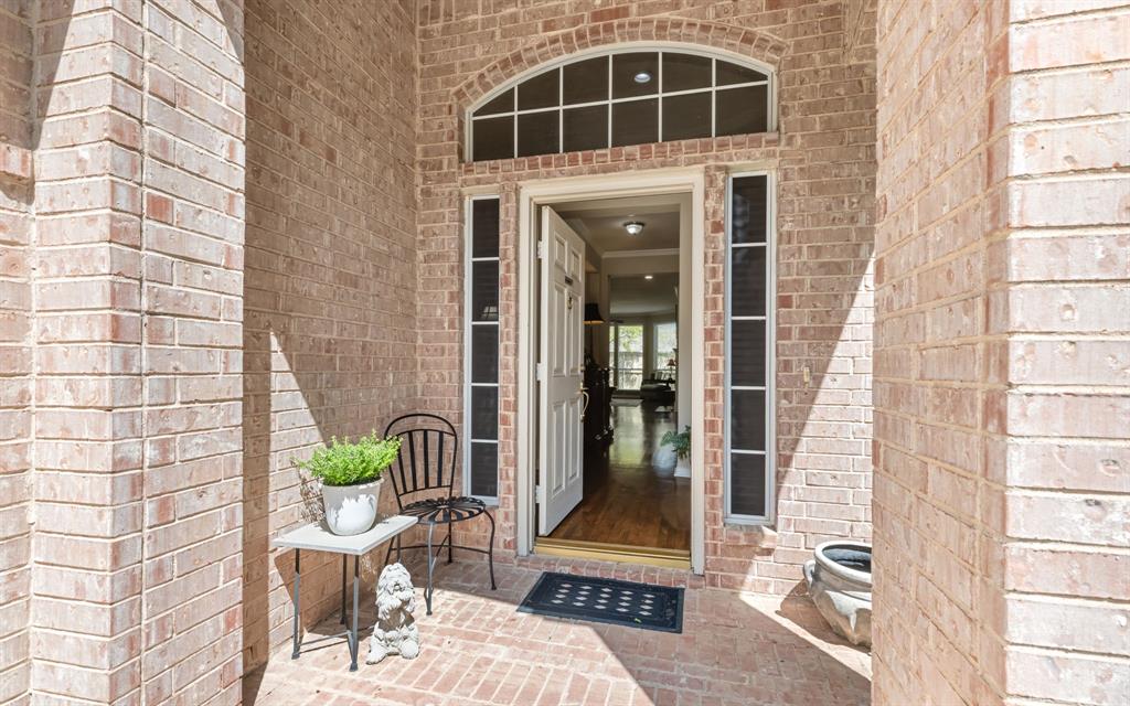 809 Lake Point Circle