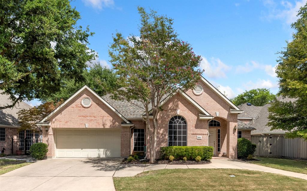 809 Lake Point Circle