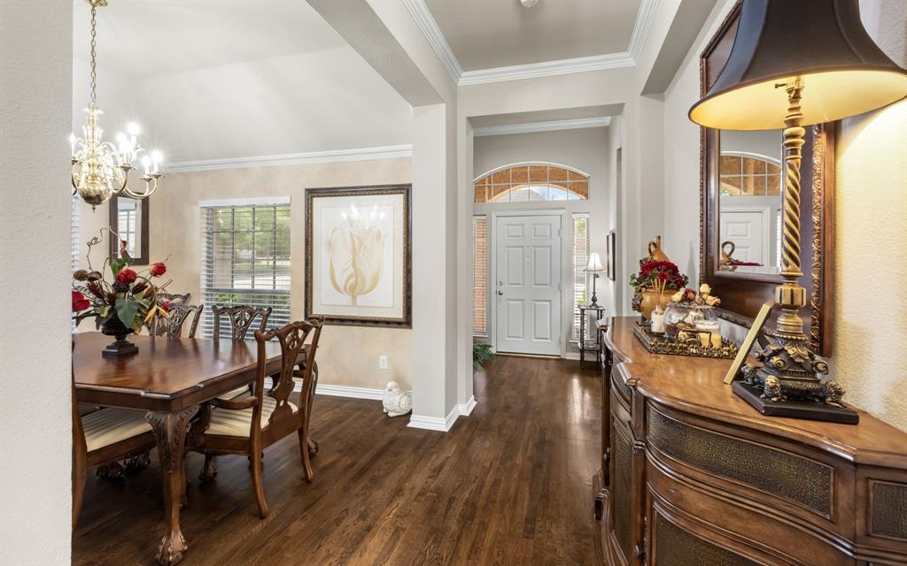 809 Lake Point Circle