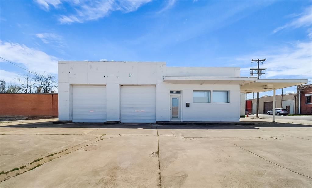 201 E Pecan Street