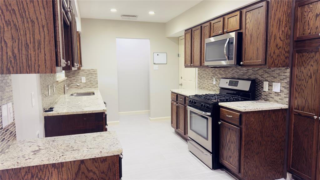 Lochwood Estates - Residential Lease