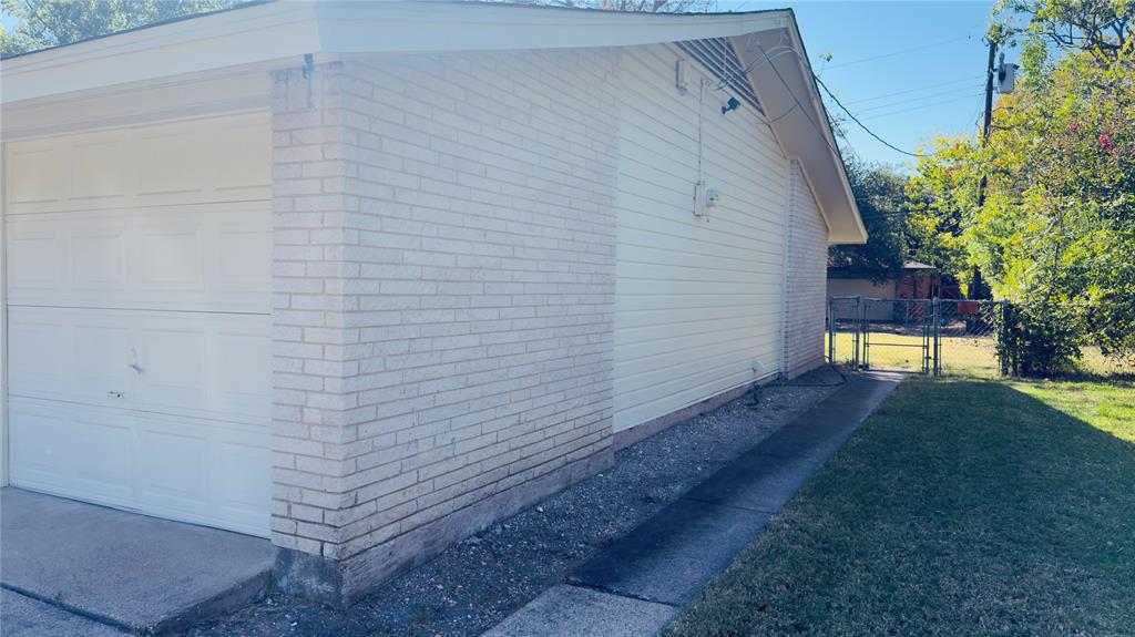 Lochwood Estates - Residential Lease