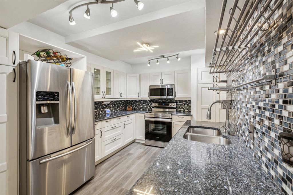 4 Oakbrook Drive