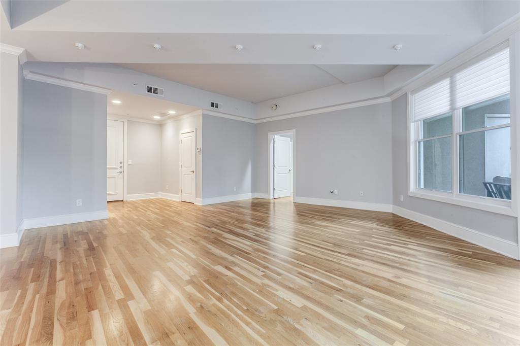 5055 Addison Circle 205