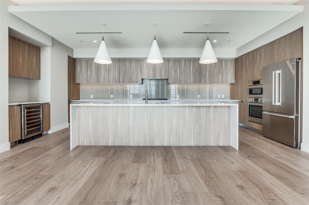 3003 Maple Avenue 2220