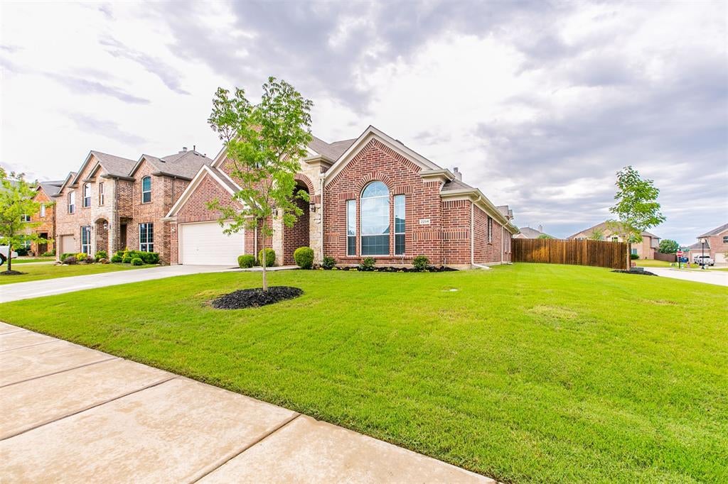 2294 Peaceful Pointe Drive