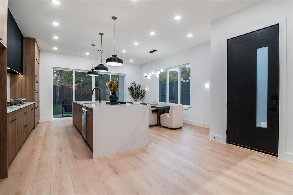 404 Parkview Avenue