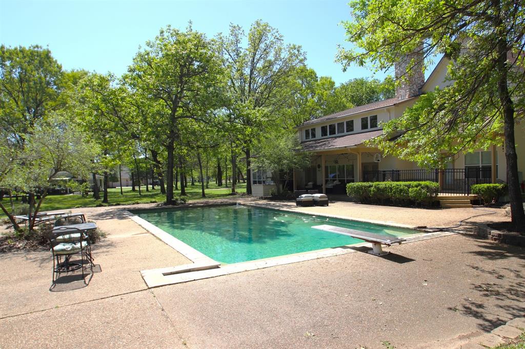 187 Private Road 5985