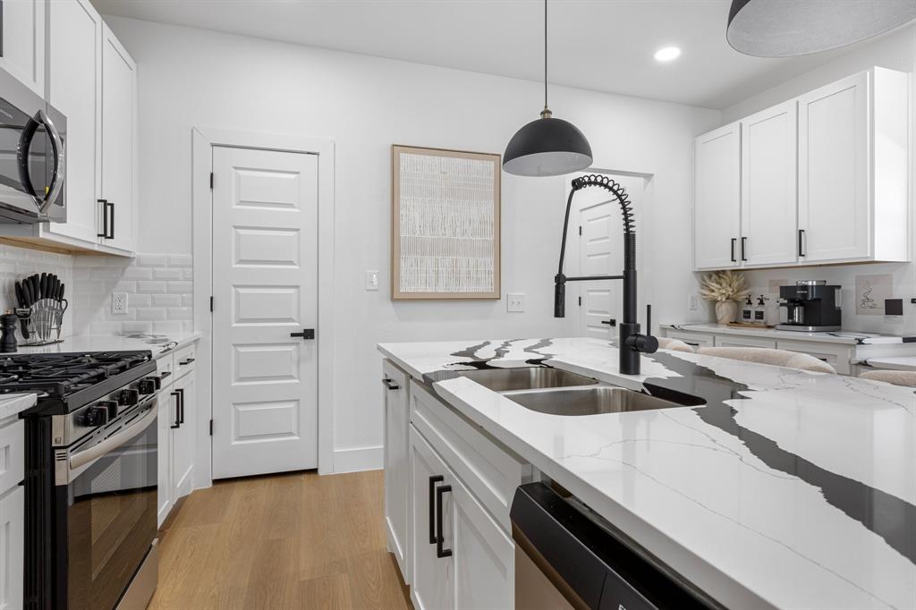 D Rowens Add - Residential Lease